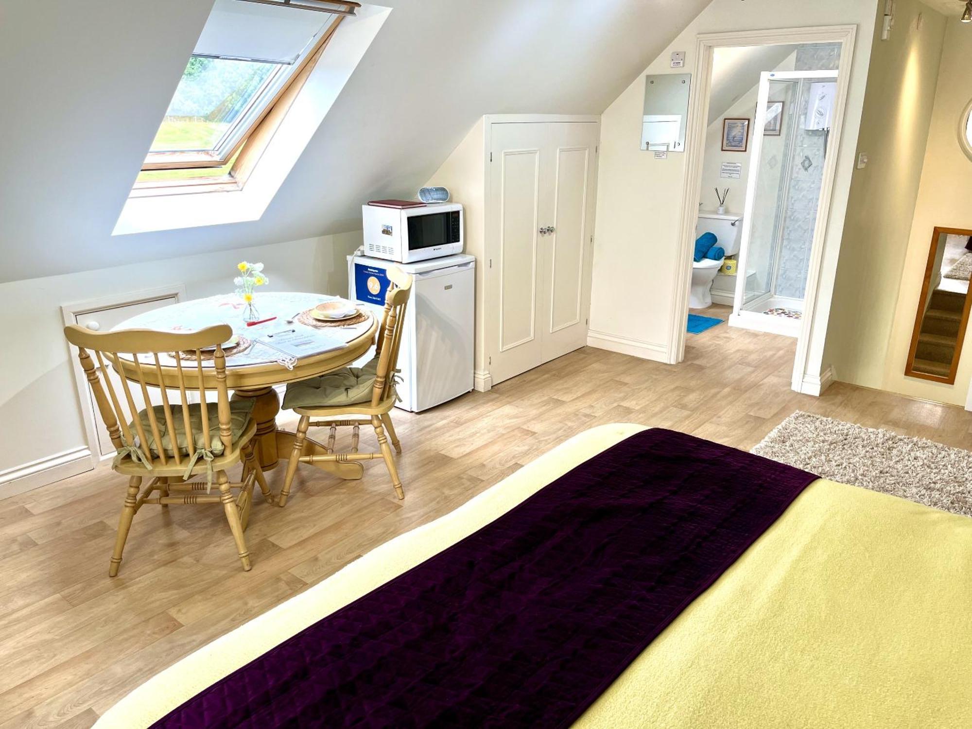 Priors Oak - A Cosy Studio With Countryside Views In Dorset Stalbridge Exterior photo